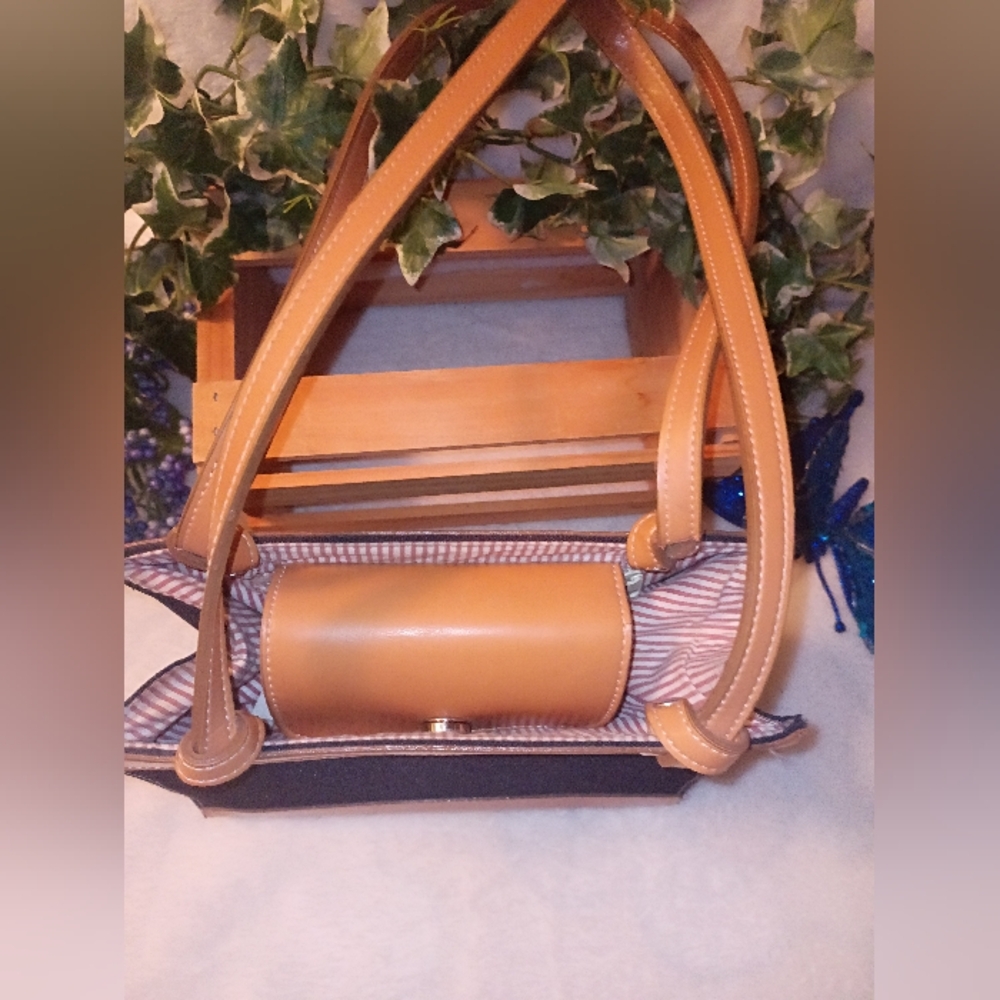 Kate Spade (New York) Black and Tan Leather Handbag - Picture 7 of 16